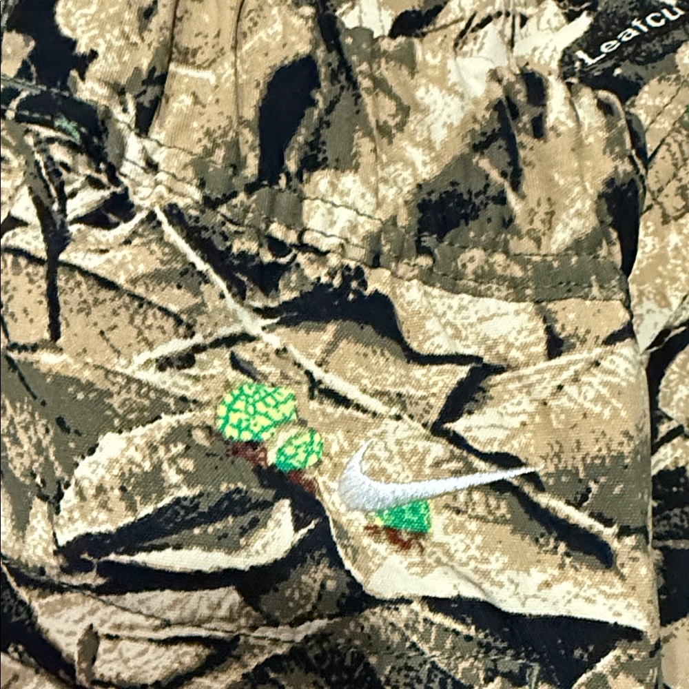 Nike ACG Men's Camouflage Cargo Pants - Picture 9 of 12
